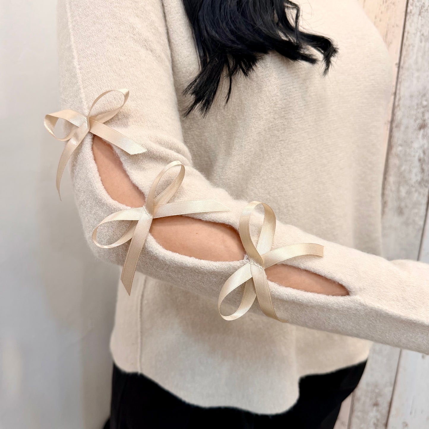 MAGLIONCINO FIOCCHETTO BEIGE