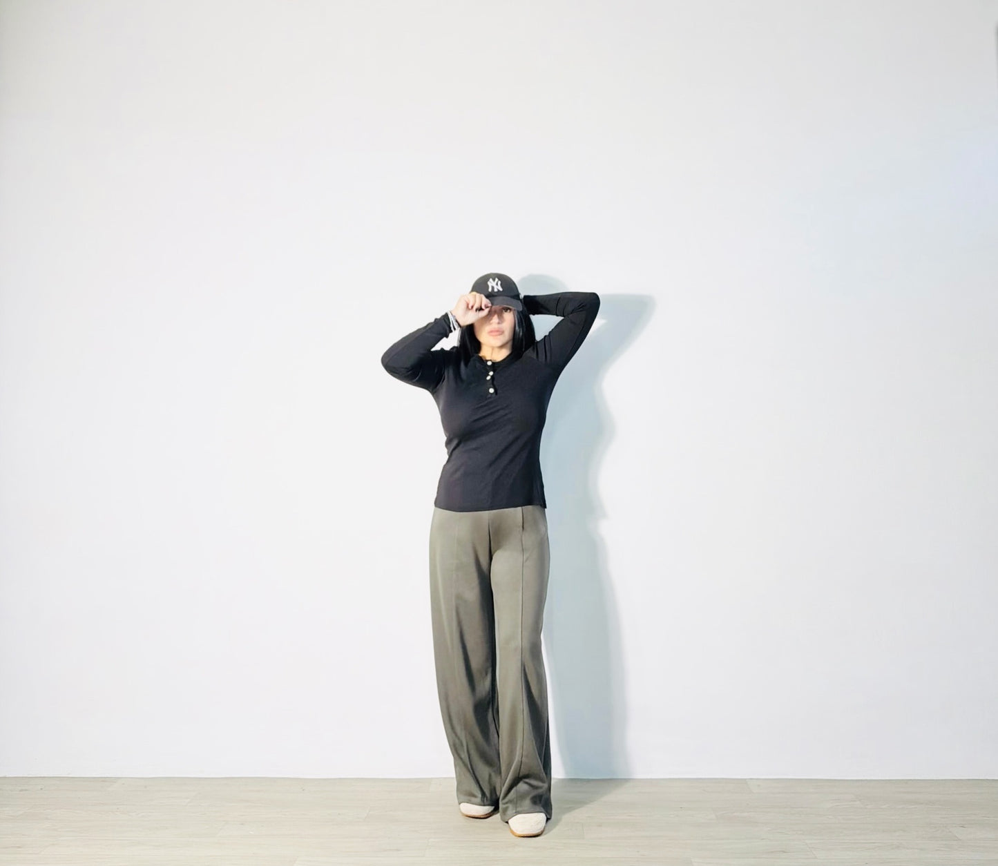 MAGLIA BOTTONCINI NERA