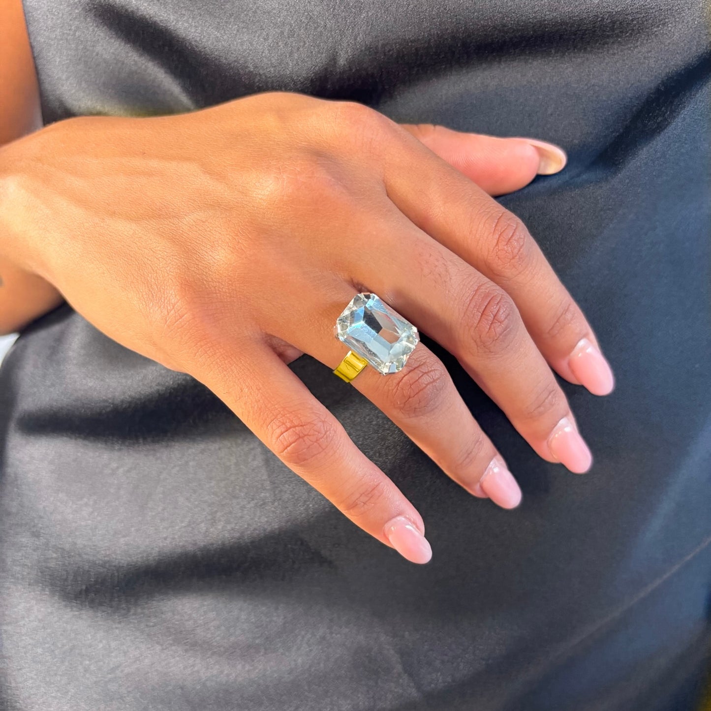 ANELLO EMERALD CUT GOLD