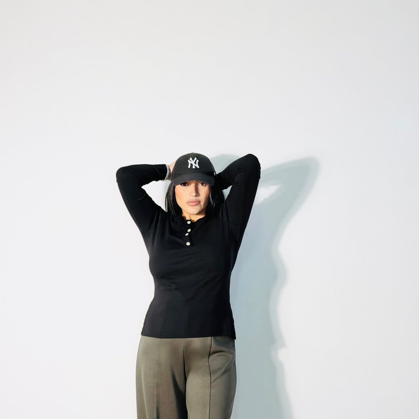 MAGLIA BOTTONCINI NERA